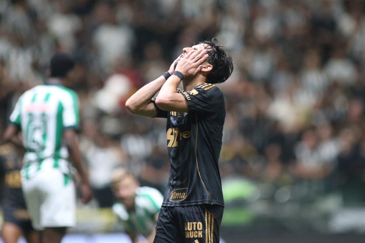 Biel lamenta em Atlético x Juventude na Arena MRV (foto: Edesio Ferreira/EM/D.A Press)