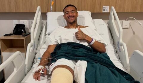 Zagueiro que pertence ao Cruzeiro é operado após grave lesão