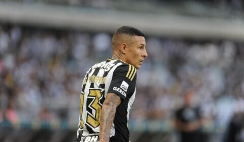 Arana se irrita com pergunta após vitória do Atlético: ‘Nunca faltou postura’