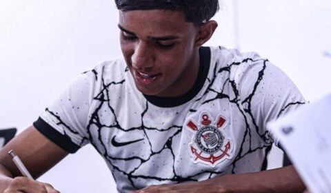 Cruzeiro encaminha contratação de filho do ex-jogador Fábio Santos