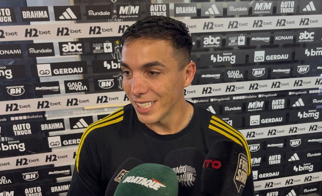 Saravia, lateral-direito do Atlético, na zona mista da Arena MRV (foto: Lucas Bretas/No Ataque)