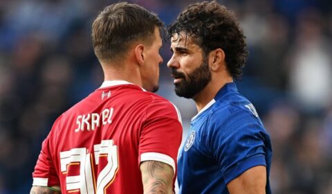 Ex-Atlético, Diego Costa troca entradas duras e ofensas com ex-zagueiro em jogo festivo