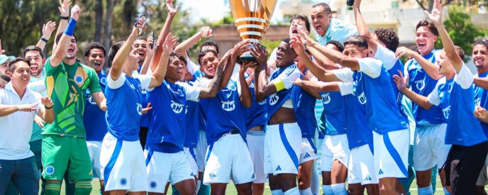 Cruzeiro faz 8 a 1 no Coimbra e conquista o Campeonato Mineiro Sub-20