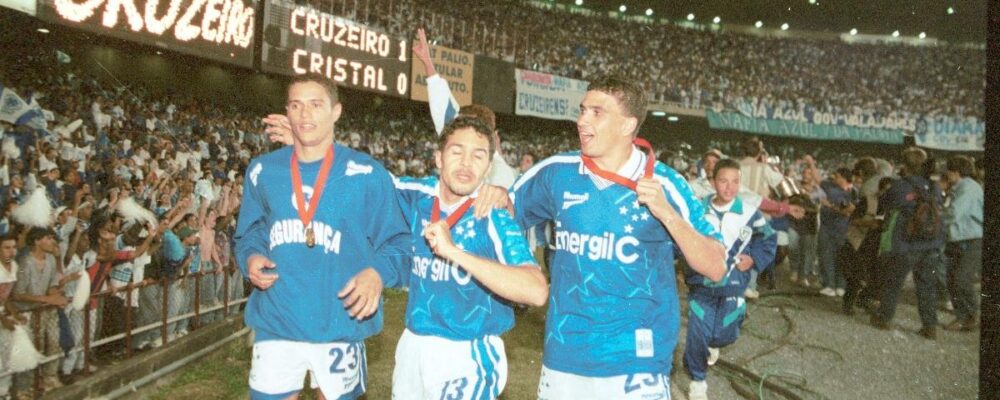 Ídolo do Cruzeiro relembra foto com leitoa assada em alusão ao Palmeiras