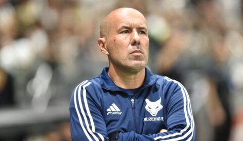 Qual foi a última vez que o Cruzeiro venceu o Atlético três vezes seguidas?