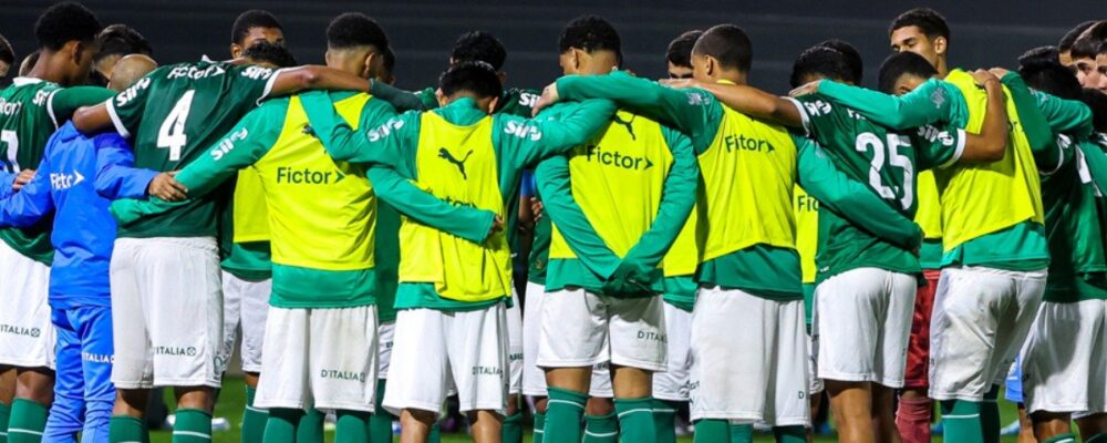 Palmeiras afasta elenco e comissão técnica por indisciplina na base