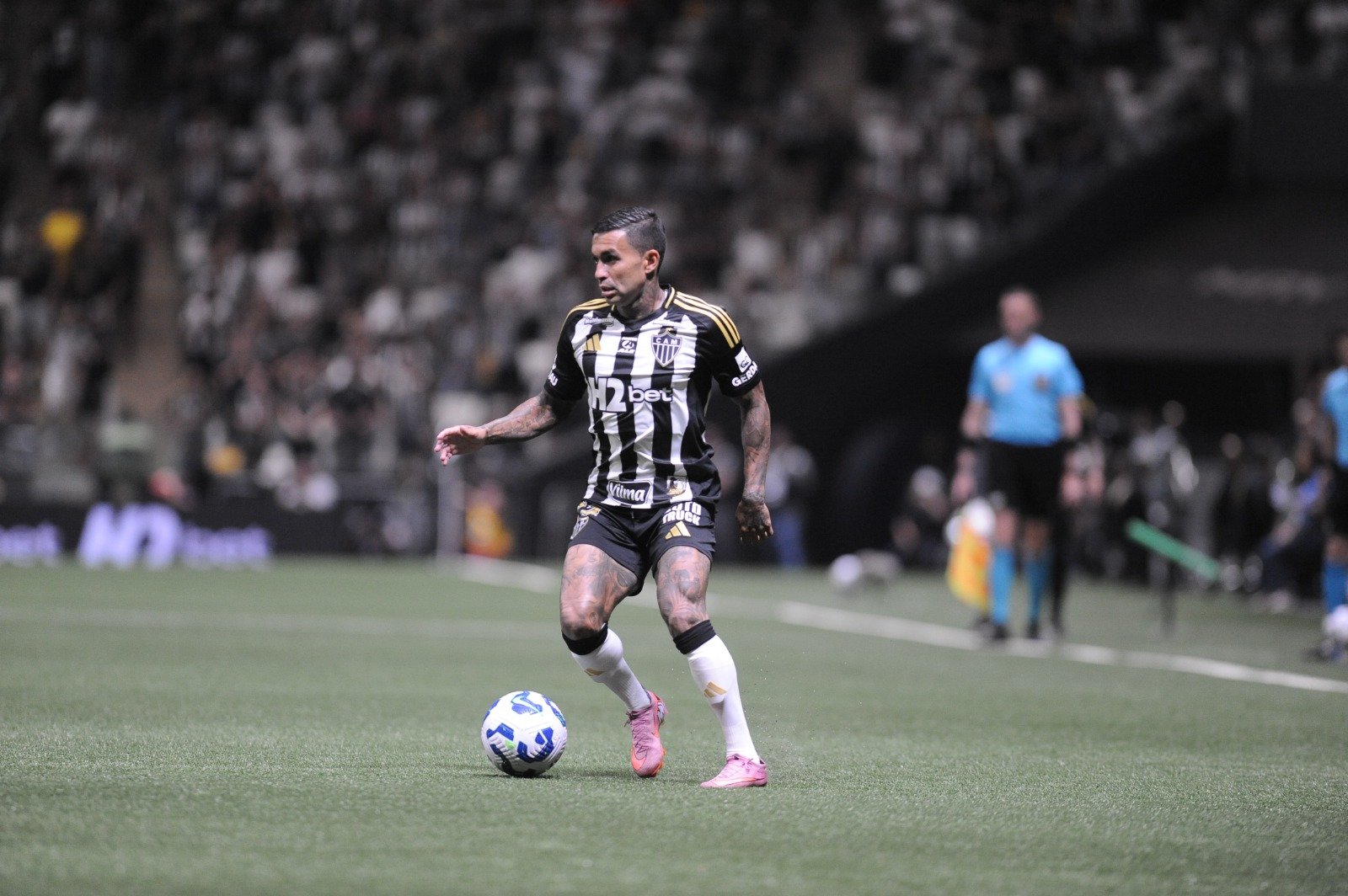 Dudu em ação pelo Atlético na Arena MRV - (foto: Alexandre Guzanshe/EM/D.A. Press)