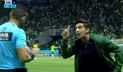 Arbitragem polêmica: pênalti marcado contra o Palmeiras enfurece Abel Ferreira