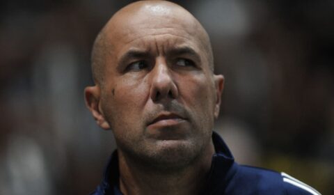 Técnico do Cruzeiro, Jardim defende Fabrício Bruno por erros na Seleção