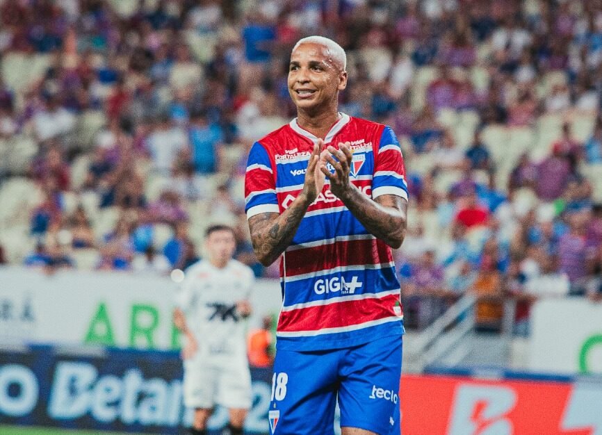 Deyverson se lamenta em jogo do Fortaleza - (foto: Divulgação/Fortaleza)