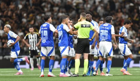 ‘Arbitragem tirou o Cruzeiro da briga pelo título brasileiro’, diz jornalista