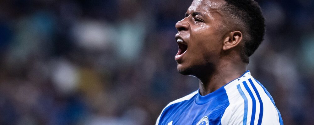 Algoz do Atlético, atacante do Flamengo manda recado a Arroyo, do Cruzeiro