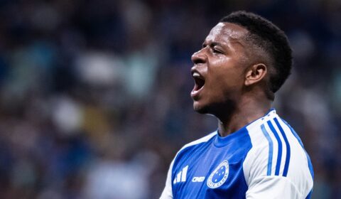 Algoz do Atlético, atacante do Flamengo manda recado a Arroyo, do Cruzeiro