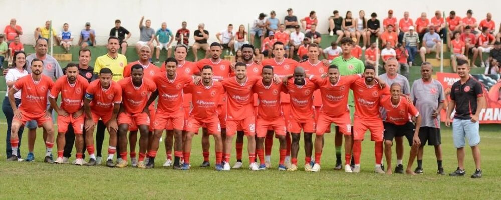 Campeão e artilheiro pelo Cruzeiro estreia com derrota na várzea mineira