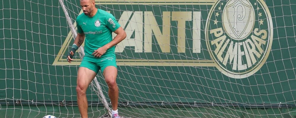 Weverton volta a ser titular do Palmeiras contra a LDU?