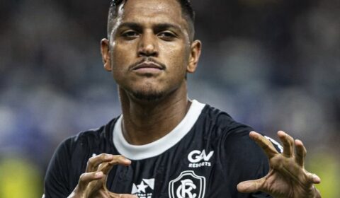 Com ex-Cruzeiro na artilharia, clube mira retorno à Série A depois de três décadas