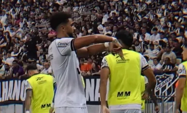 Comemoração de Chris Ramos no Botafogo homenageia amigo espanhol com câncer