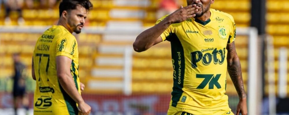 Artilharia da Série A: lateral supera Flaco López e fica na cola de Vegetti