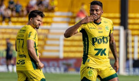 Artilharia da Série A: lateral supera Flaco López e fica na cola de Vegetti