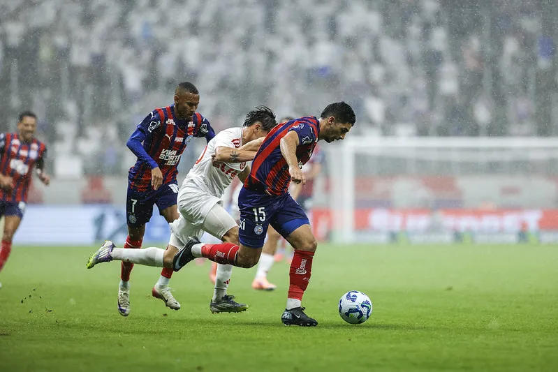 Bahia bate Internacional no Brasileirao 4