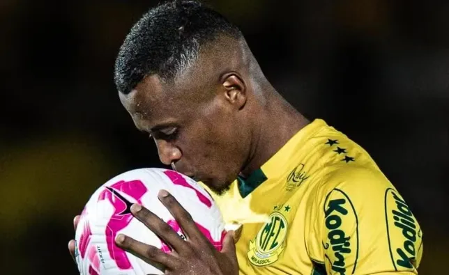 Atacante celebra primeiro gol pelo Mirassol, que terá retorno contra o Sport