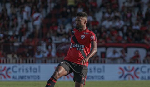 Zagueiro que foi venda mais cara do Cruzeiro hoje é reserva na Série B