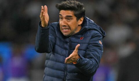 Abel Ferreira questiona pênalti e demonstra confiança em virada do Palmeiras: ’90 minutos’