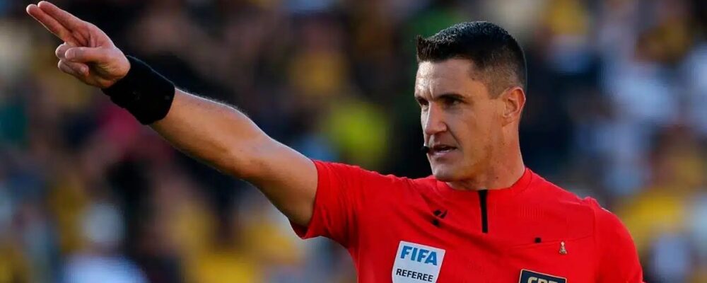 Árbitro de Palmeiras x Cruzeiro se envolveu em polêmica com Abel Ferreira