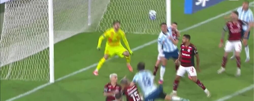 Flamengo foi beneficiado pela arbitragem contra o Racing? Ex-árbitros respondem