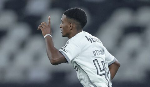 Atlético rescinde contrato com volante que estava emprestado a time europeu