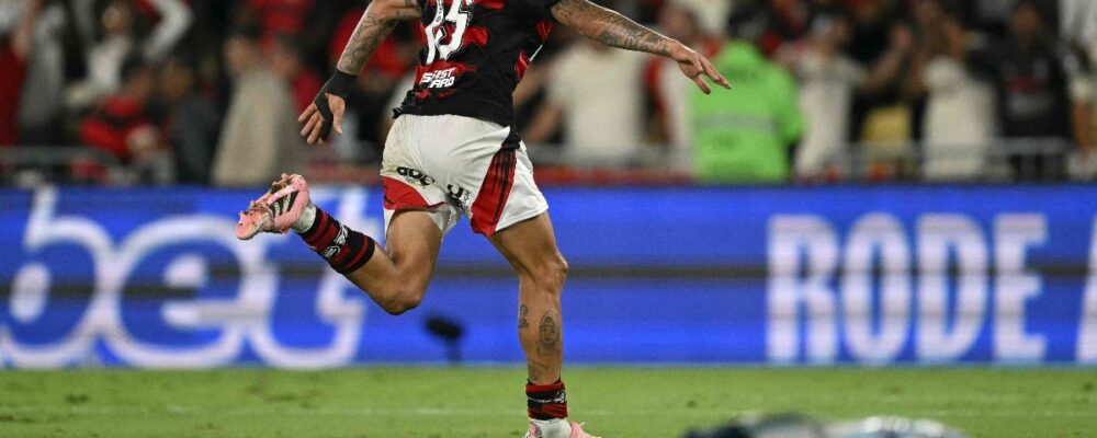 Carrascal é decisivo, e Flamengo vence Racing no 1º jogo da semifinal da Libertadores