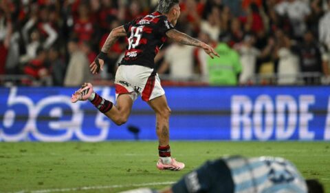 Carrascal é decisivo, e Flamengo vence Racing no 1º jogo da semifinal da Libertadores