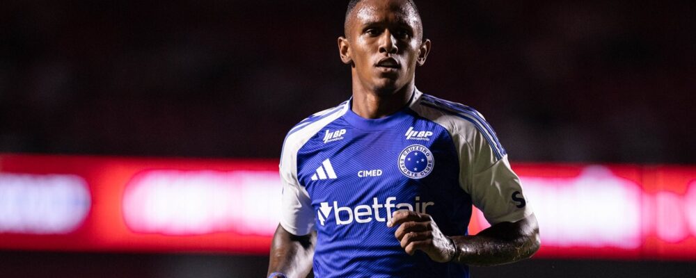 Atacante do Cruzeiro tem grave lesão confirmada e só voltará a jogar em 2026