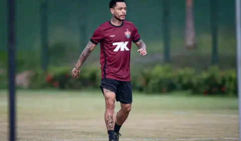 Meia do Vitória lamenta derrota: “Pecamos muito na finalização”