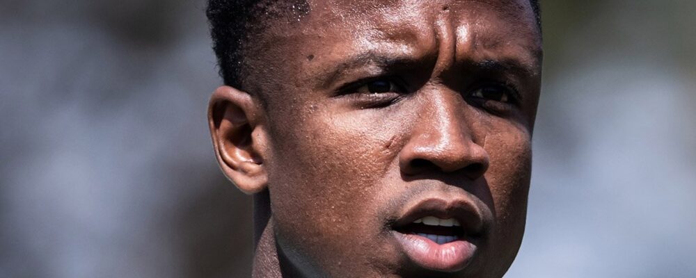 Sinisterra treina integralmente e pode reforçar Cruzeiro contra Palmeiras