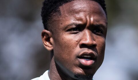 Sinisterra treina integralmente e pode reforçar Cruzeiro contra Palmeiras