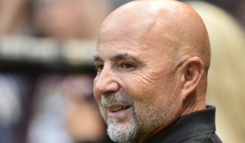 Jornal argentino exalta Sampaoli, do Atlético: ‘Piloto de tempestades’