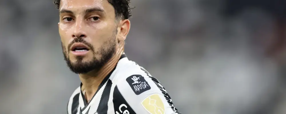 Lateral do Botafogo desabafa após tropeço: “O futebol pune”