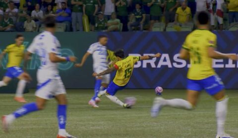 Especialista em arbitragem vê erro em não expulsão de Gómez em Palmeiras x Cruzeiro