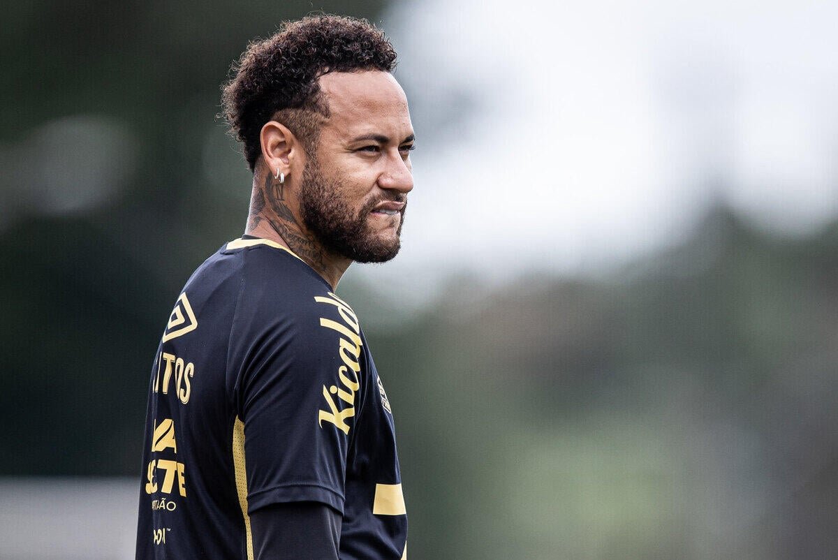Neymar segue em recuperação de lesão (foto: Raul Baretta/ Santos FC)