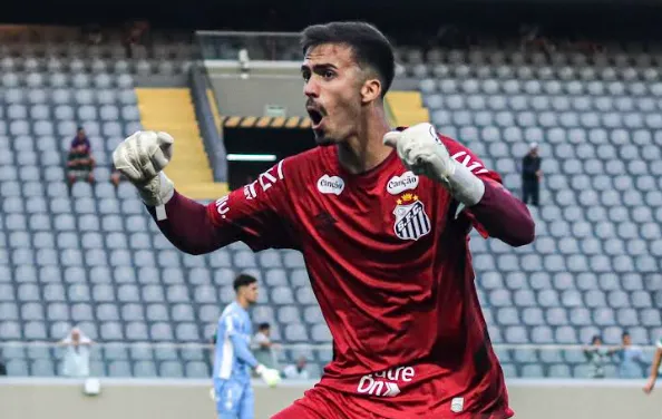 Paulista Sub-20: Cria do clube, Rodrigo Falcão brilha, defende dois pênaltis e leva o Santos à final