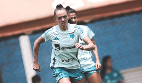 Meia volta a treinar após tragédia familiar e reforça Cruzeiro na semi do Mineiro