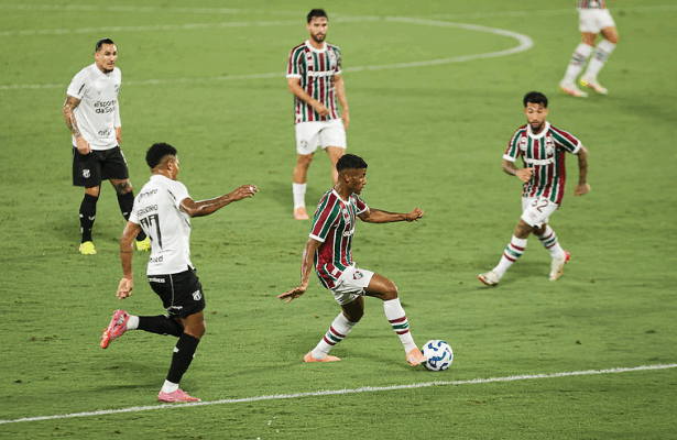 Fluminense vence o Ceará e entra de vez na briga por vaga na Libertadores