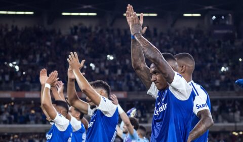 Atacante do Cruzeiro passa por cirurgia e tem previsão de alta