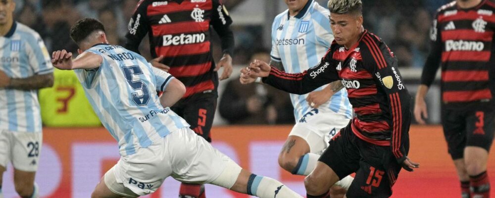 Flamengo se segura com um a menos, elimina Racing e avança à final da Libertadores