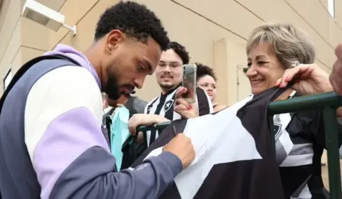 Botafogo vê Vitinho viver fase brilhante, e lateral mira convocação para Seleção