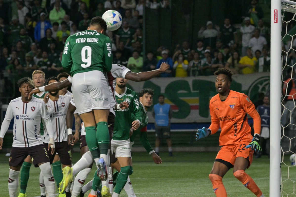 Lance do jogo entre Palmeiras e LDU pela Libertadores - (foto: NELSON ALMEIDA/AFP)