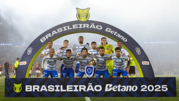 Jogadores titulares do Cruzeiro para duelo com Flamengo, pela 26ª rodada do Brasileiro (foto: Thaís Magalhães/Cruzeiro)