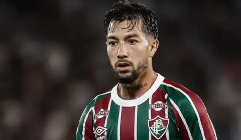 Acosta aproveita chances e vira titular absoluto no Fluminense
