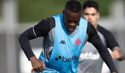 Andrés Gómez brilha contra o Vitória e pede passagem no Vasco